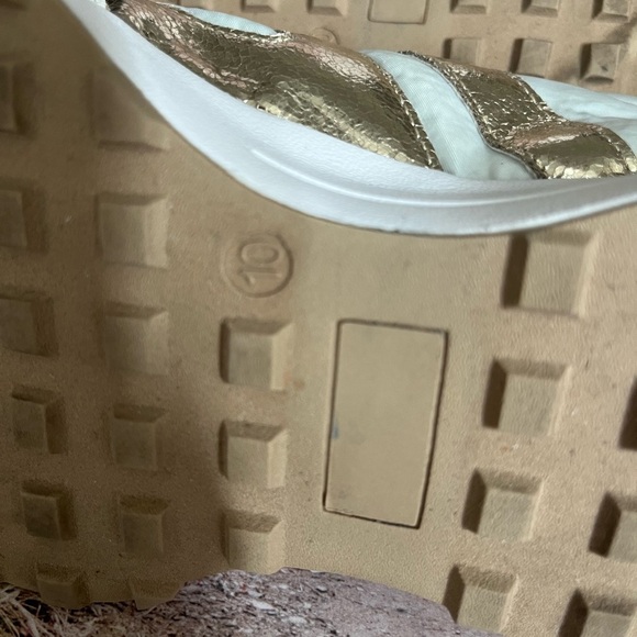 Women's White and Gold Sneakers by j/slides retail 150$ - Picture 8 of 9